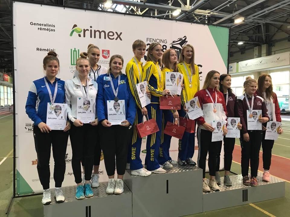 Juunioride võistkondlikul turniiril saavutas naiskond (Karoliine Loit, Carmen-Lii Targamaa, Andra Talen, Sandra Skoblov) teise koha.