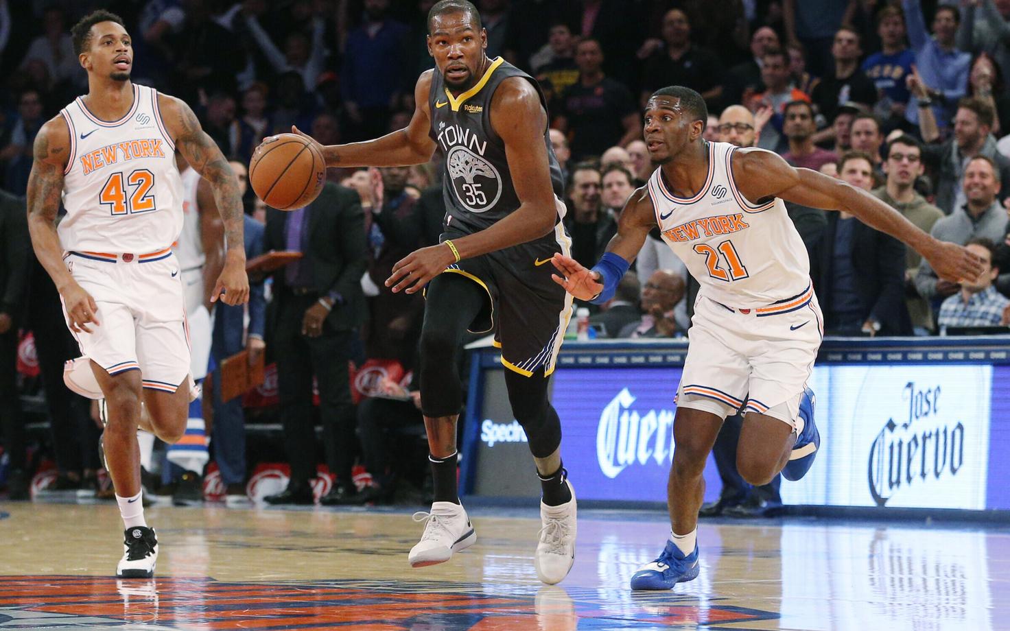 Kevin Durant (palliga) viskas viimasel veerandil rohkem punkte kui Knicksi meeskond kokku