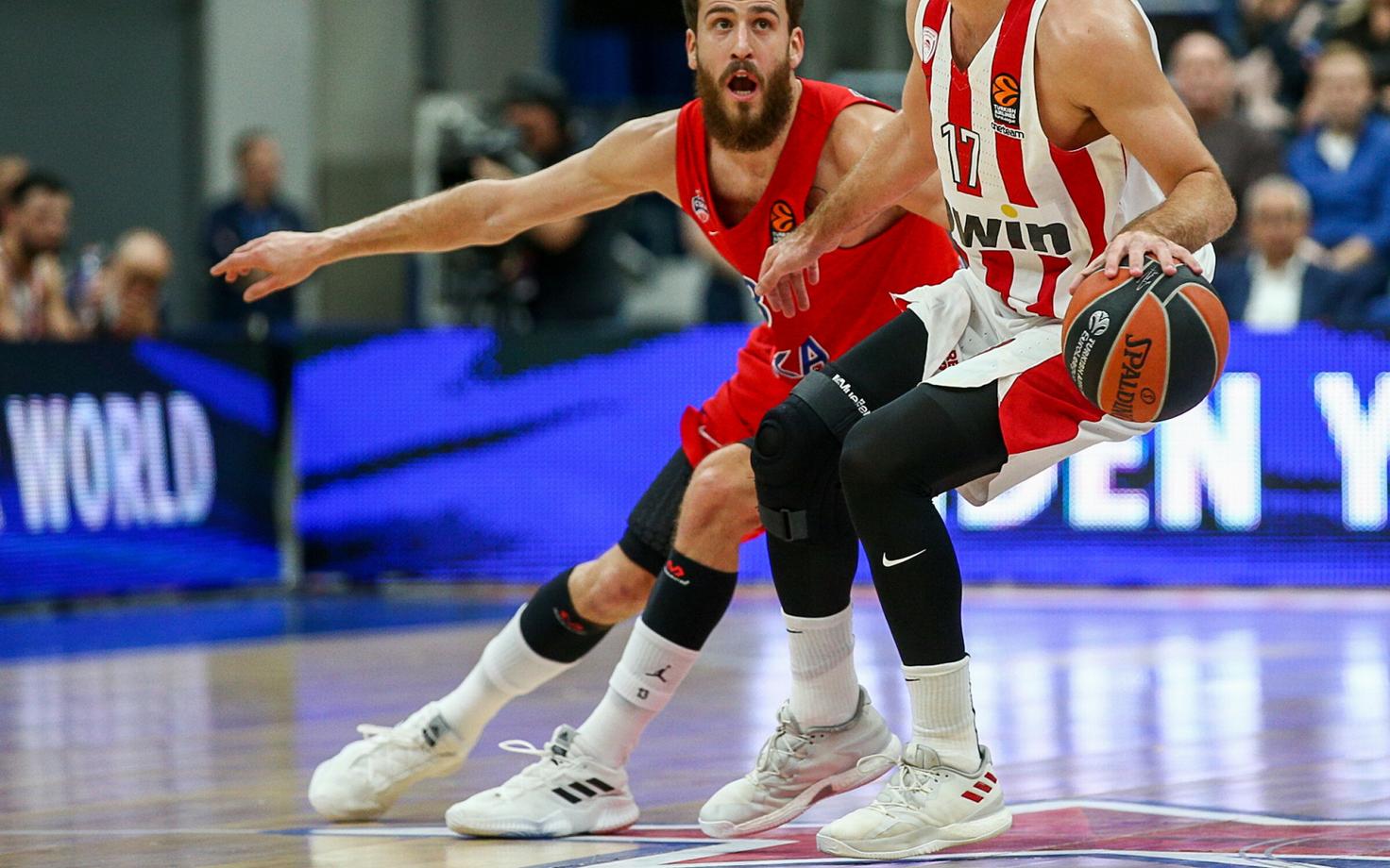 Moskva CSKA resultatiivseim mängija Sergio Rodriguez (vasakul)