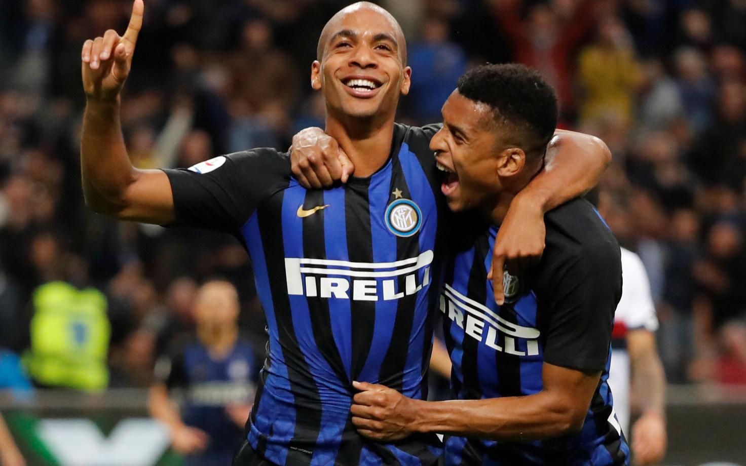 Milano Interi neljanda värava löönud Joao Mario tabamust tähistamas