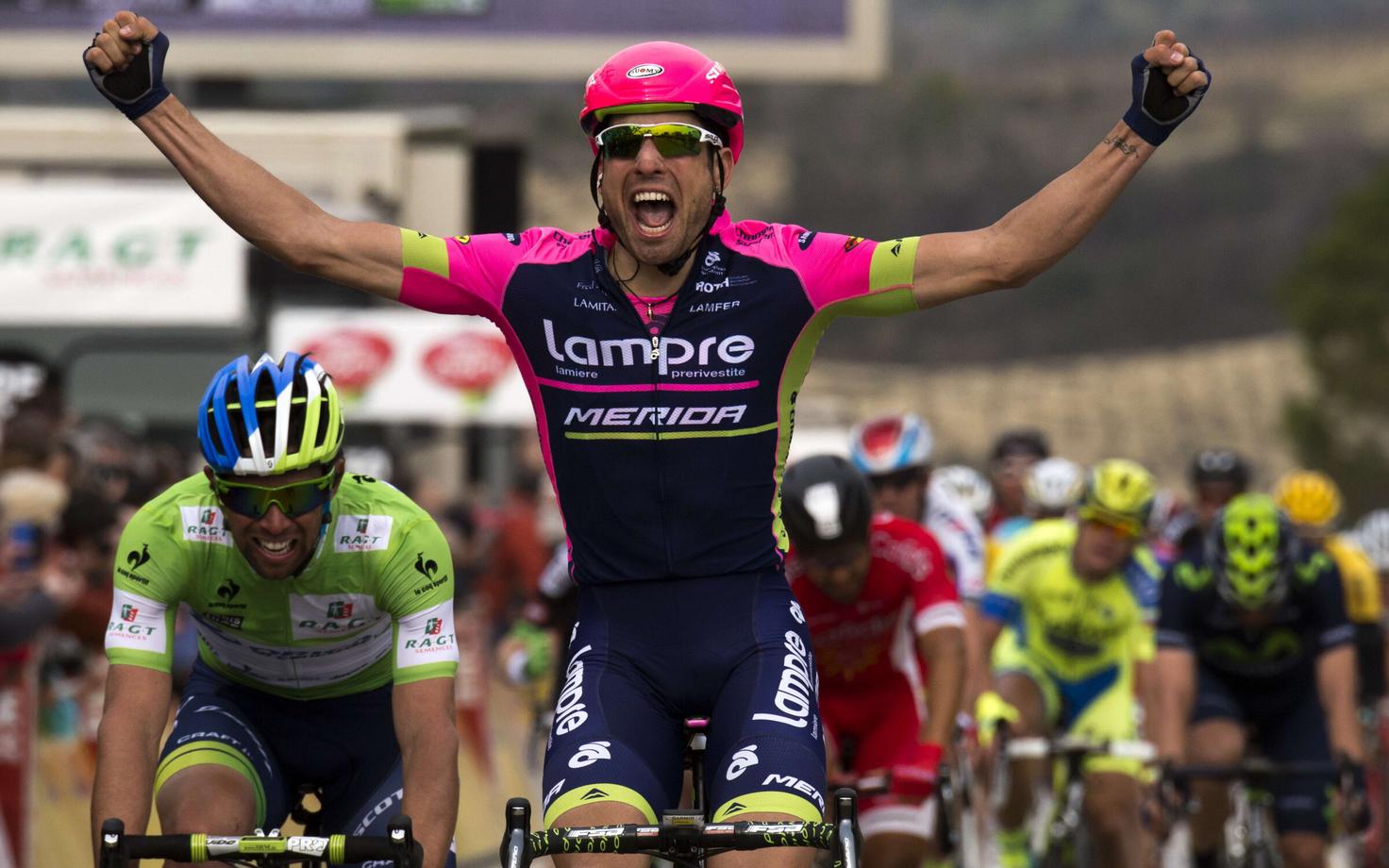 Davide Cimolai võtimas Paris-Nice'i etappi 2015. aastal