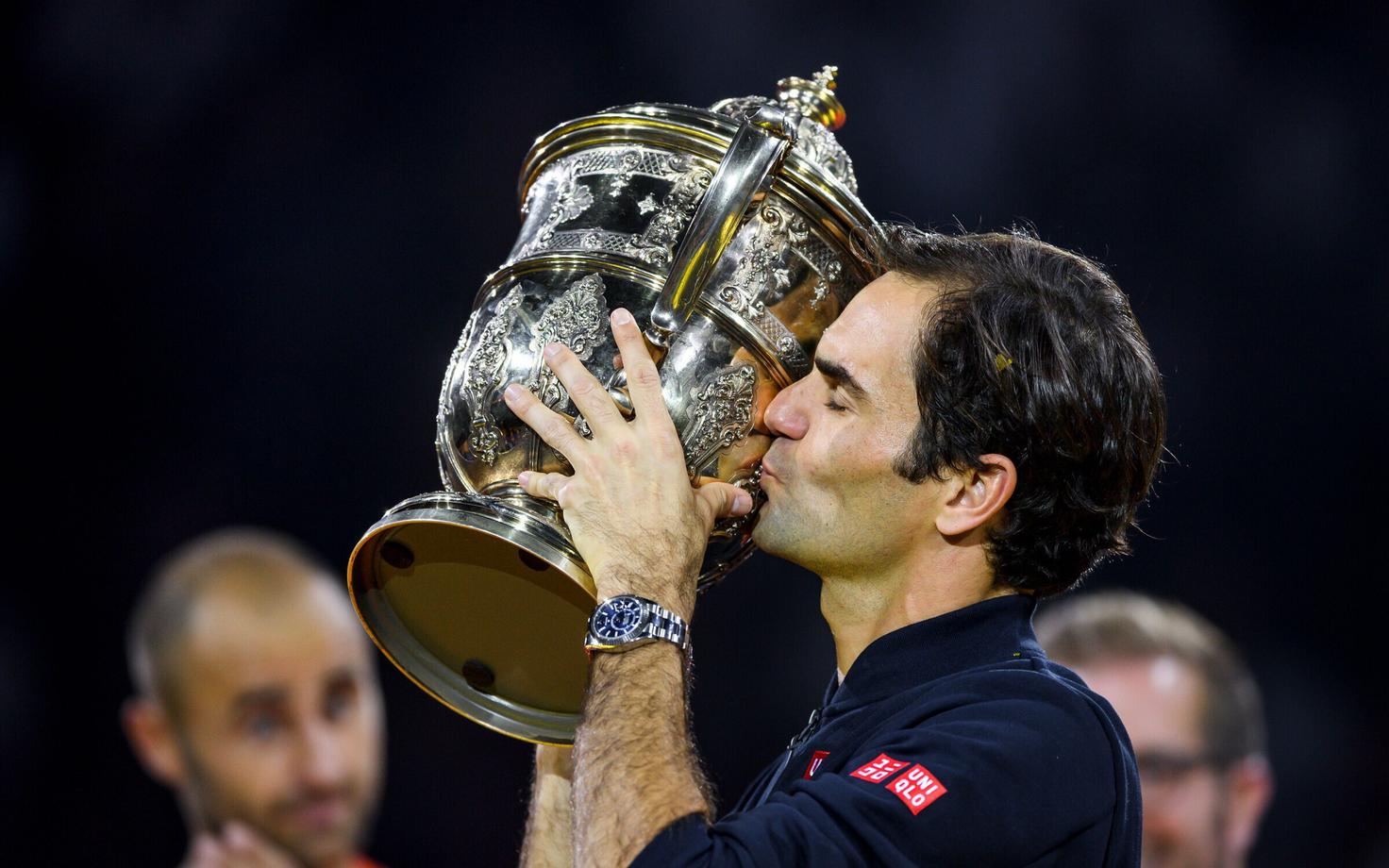 Roger Federer enda karjääri 99. võidukarikaga