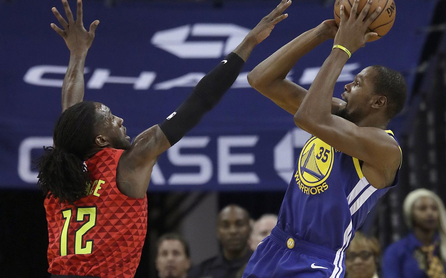 Kevin Durant (paremal) ja Taurean Prince