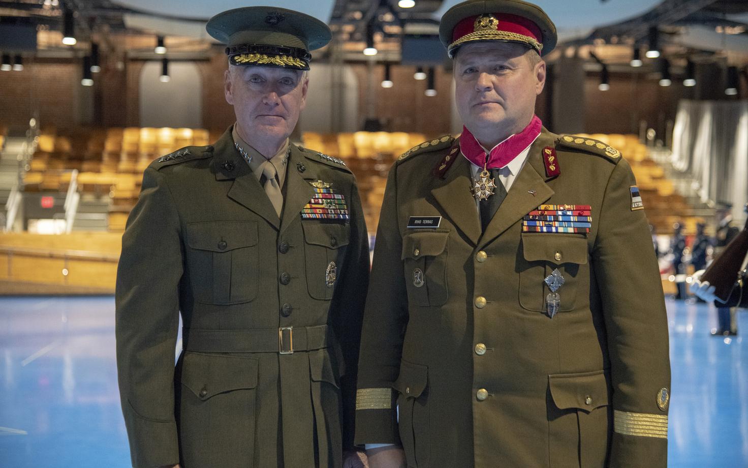 USA staabiülemate ühendkomitee esimees kindral Joseph Dunford ja Eesti kaitseväe juhataja kindral Riho Terras.