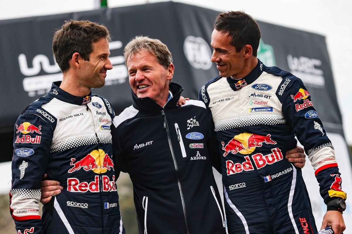 Sebastien Ogier ja Julien Ingrassia koos M-Spordi pealiku Malcolm Wilsoniga