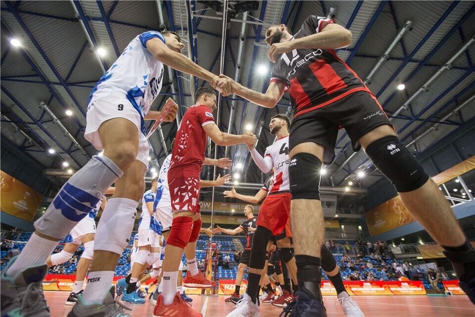 Rzeszowi Asseco Resovia tunnistas võrkpalli klubide MM-il Trentino Volley paremust