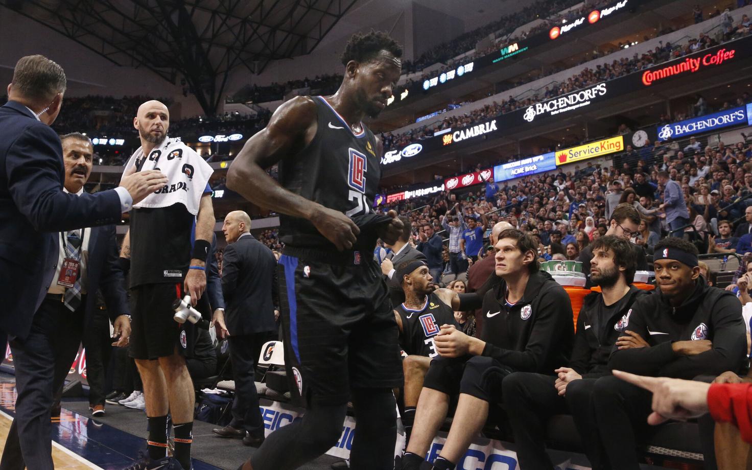 Patrick Beverly saadeti neljanda veerandaja alguses mängust minema.