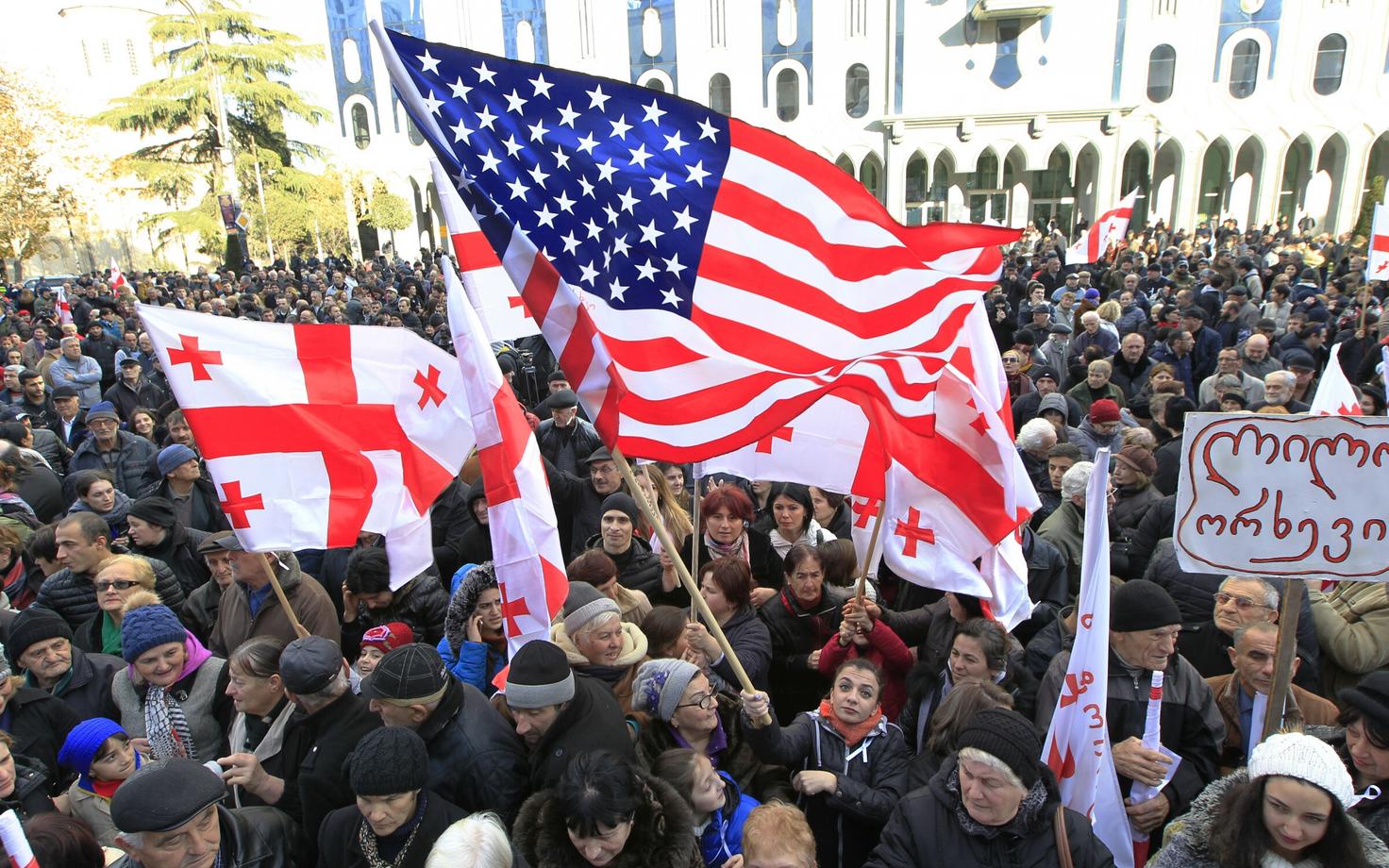 Протестующие на улицах Тбилиси