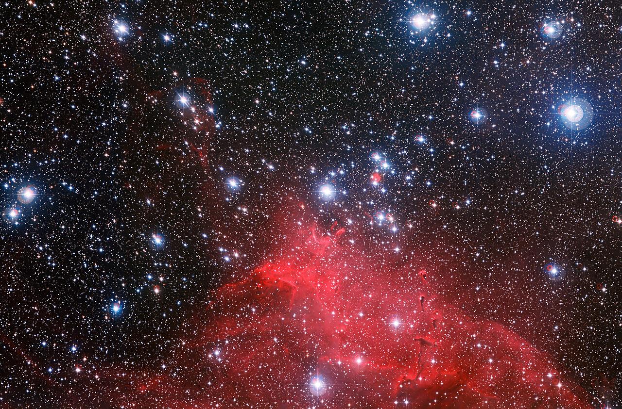Täheparv NGC 3572. Suurem osa Maani jõudvast valgusest on pärit Päikeselt või teistelt Linnutee objektidelt.