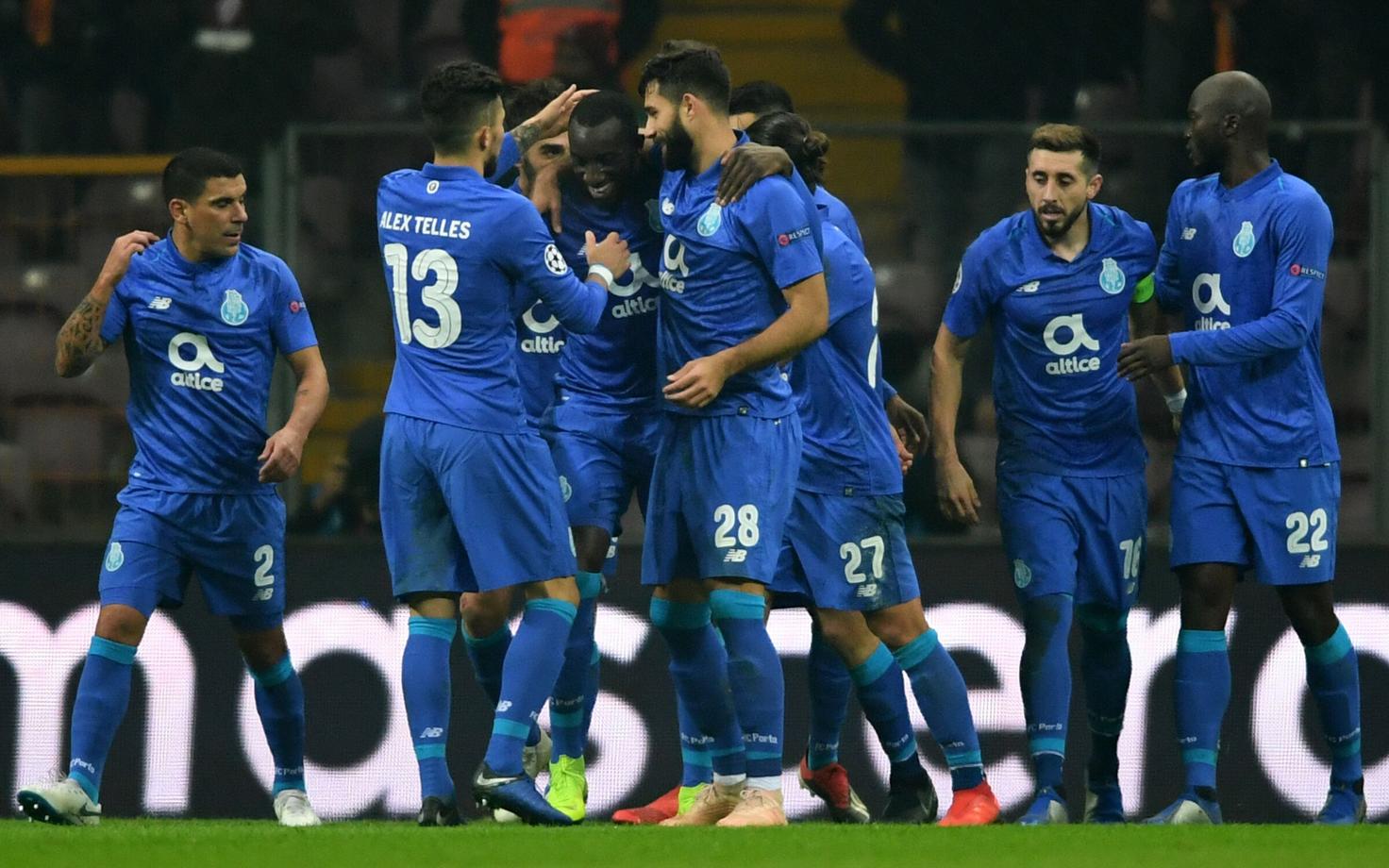 FC Porto mängijad väravat tähistamas.