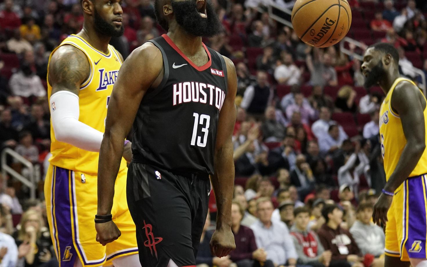 James Harden viskas 50 punkti ja sai kirja kolmikduubli