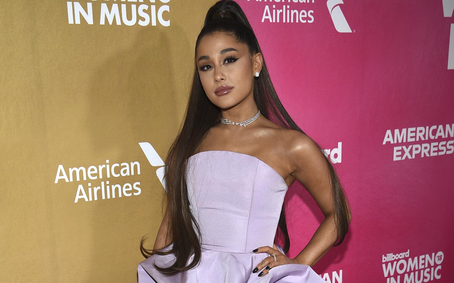 Ariana Grande 2018. aasta detsembris Billboardi üritusel Women in Music.