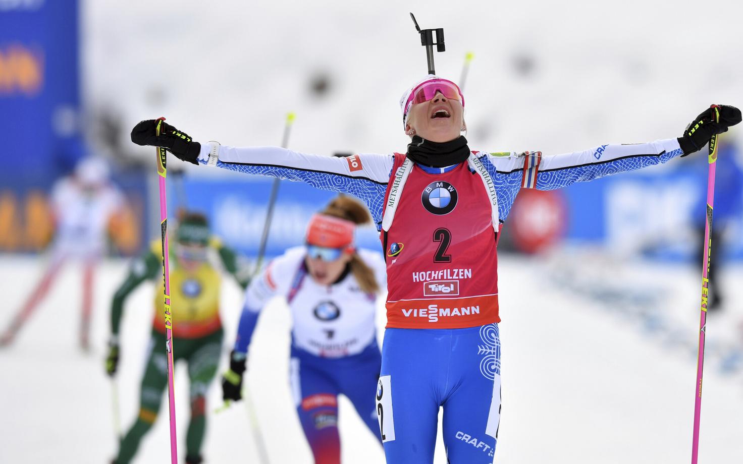 Kaisa Mäkäräinen jälitussõidu finišis