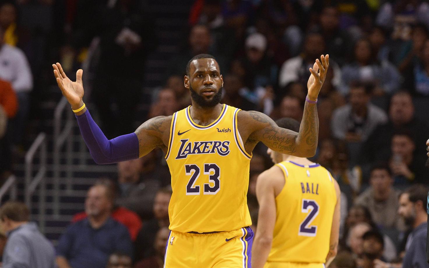 LeBron James ja Lonzo Ball