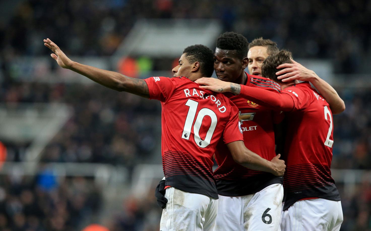 Manchester Unitedi mängijad väravat tähistamas
