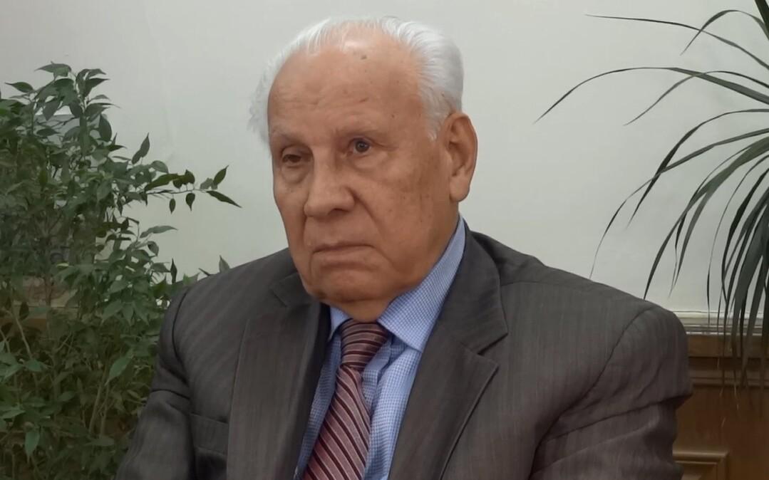 Anatoli Lukjanov.