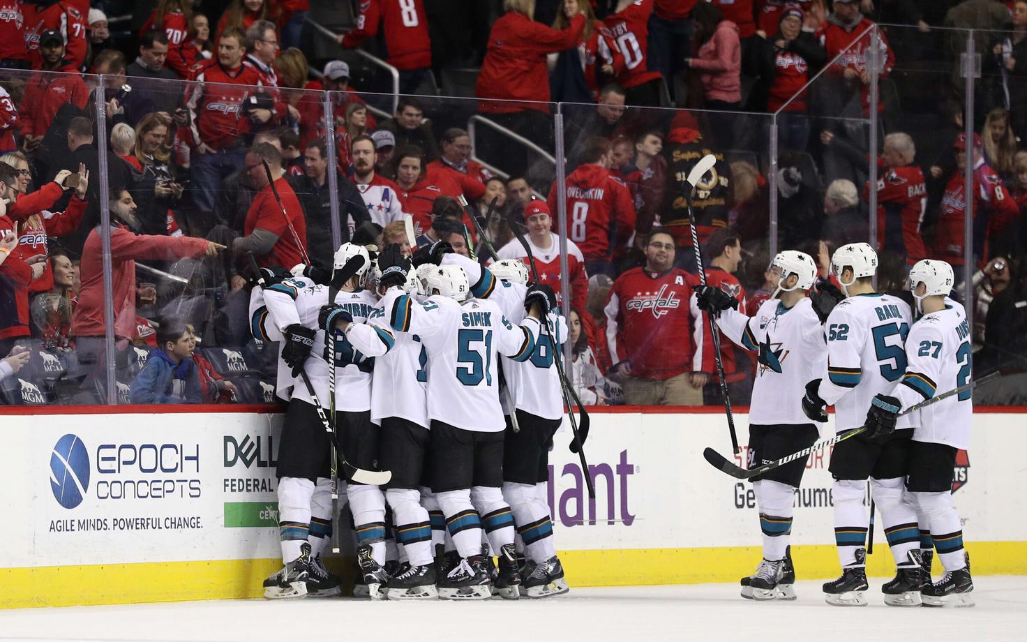 San Jose Sharks tähistamas Capitalsile visatud väravat