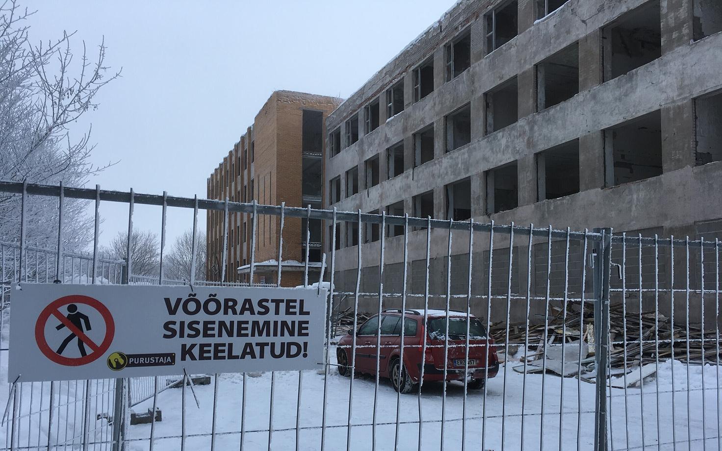 Kohtla-Järve Järveküla tee 40 tondilossi lammutamine. Foto ei ole seotud
