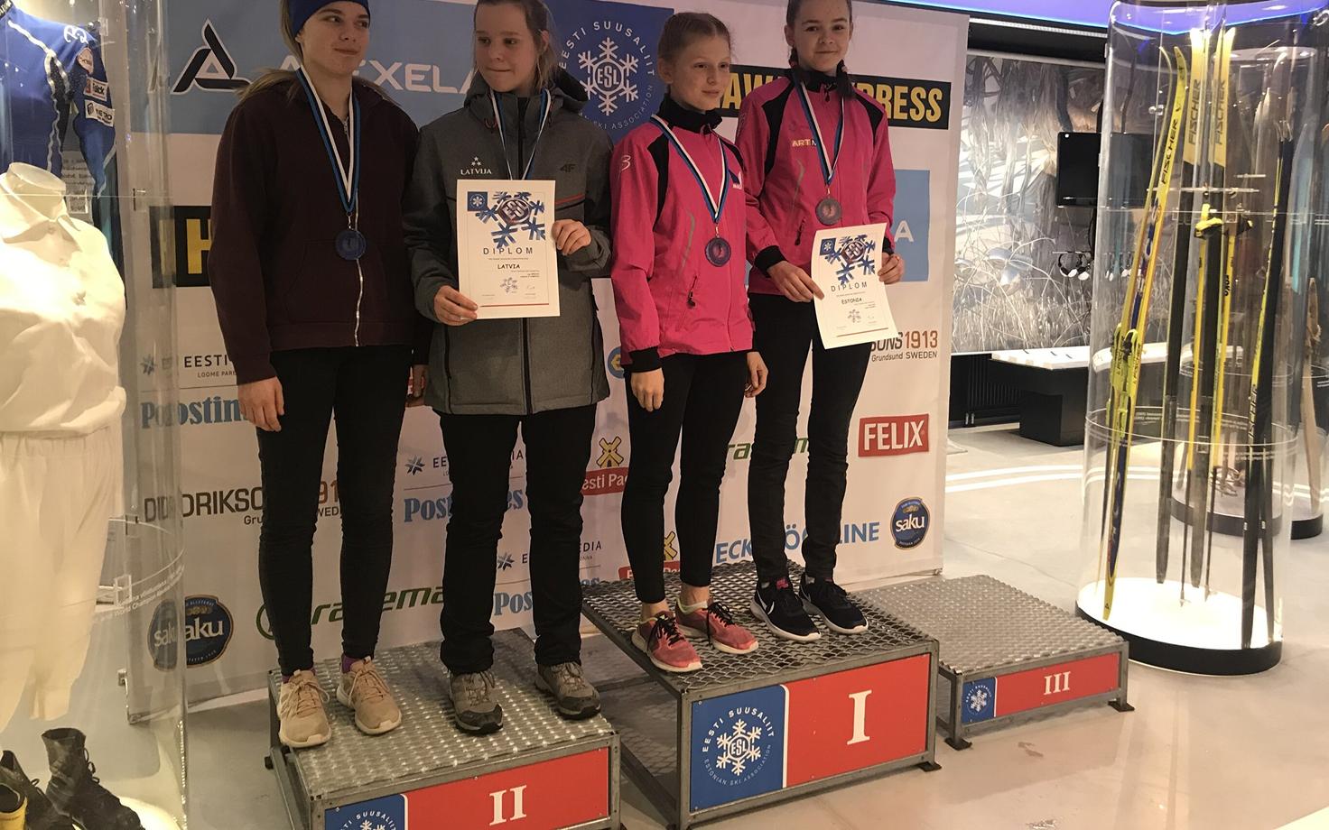 Carena Roomets - Stella Kivi (pjedestaali kõrgeimal astmel)