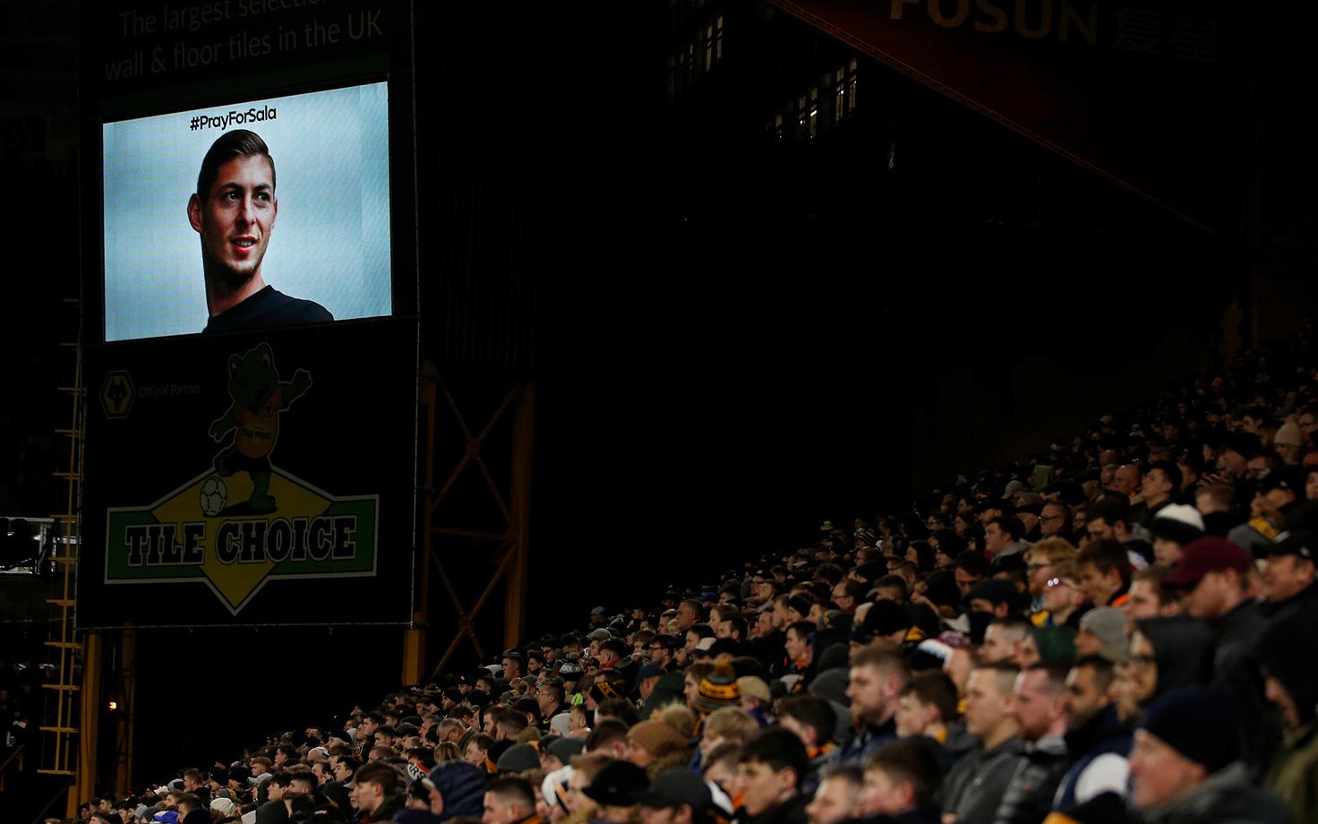 Emiliano Sala pilt Wolverhampton Wanderersi kodustaadioni suurel ekraanil
