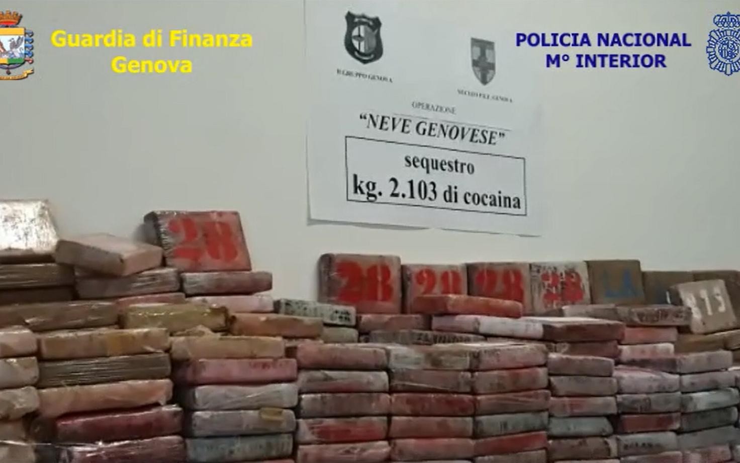 Itaalia politsei avaldatud foto konfiskeeritud kokaiinist.