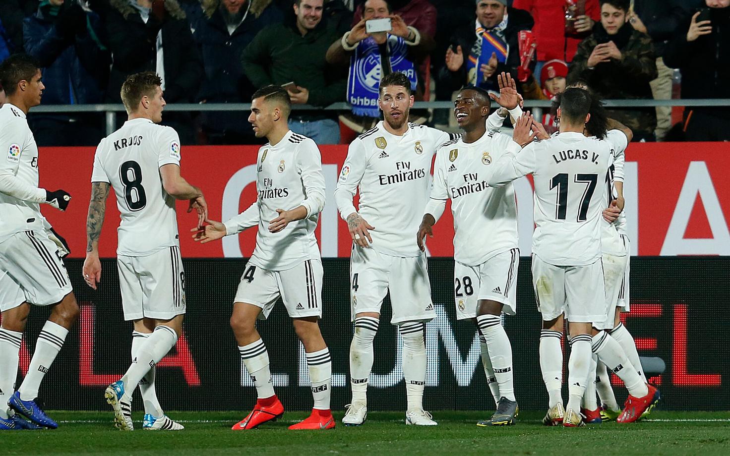 Madridi Reali mängijad värava üle rõõmustamas.