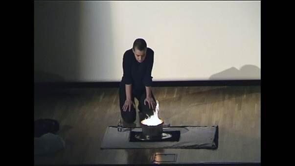 Ene-Liis Semper & Kiwa. Püha liit. 18. juuni 1999. Performance Eesti Pangale kuuluvas Maardu mõisas.