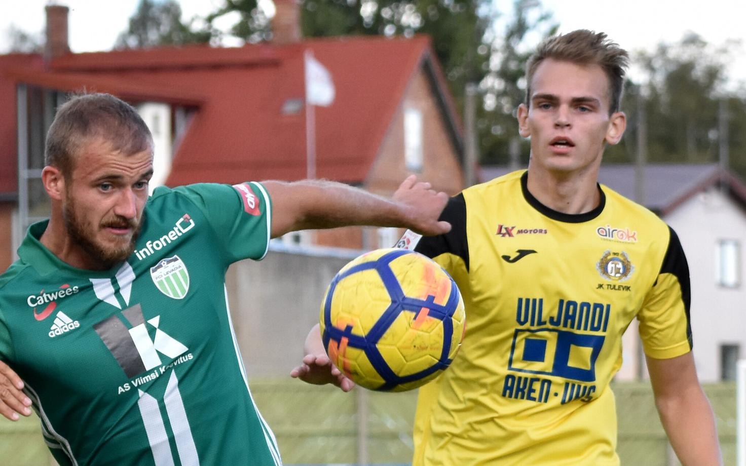 Alex Roosalu (paremal) on otsustanud oma karjääri lõpetada