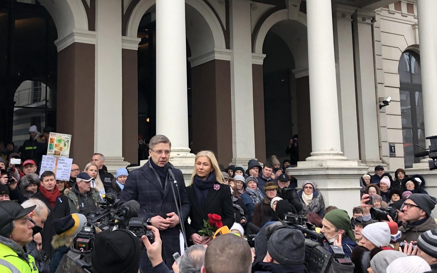 Митинг в Риге в поддержку мэра Нила Ушакова.
