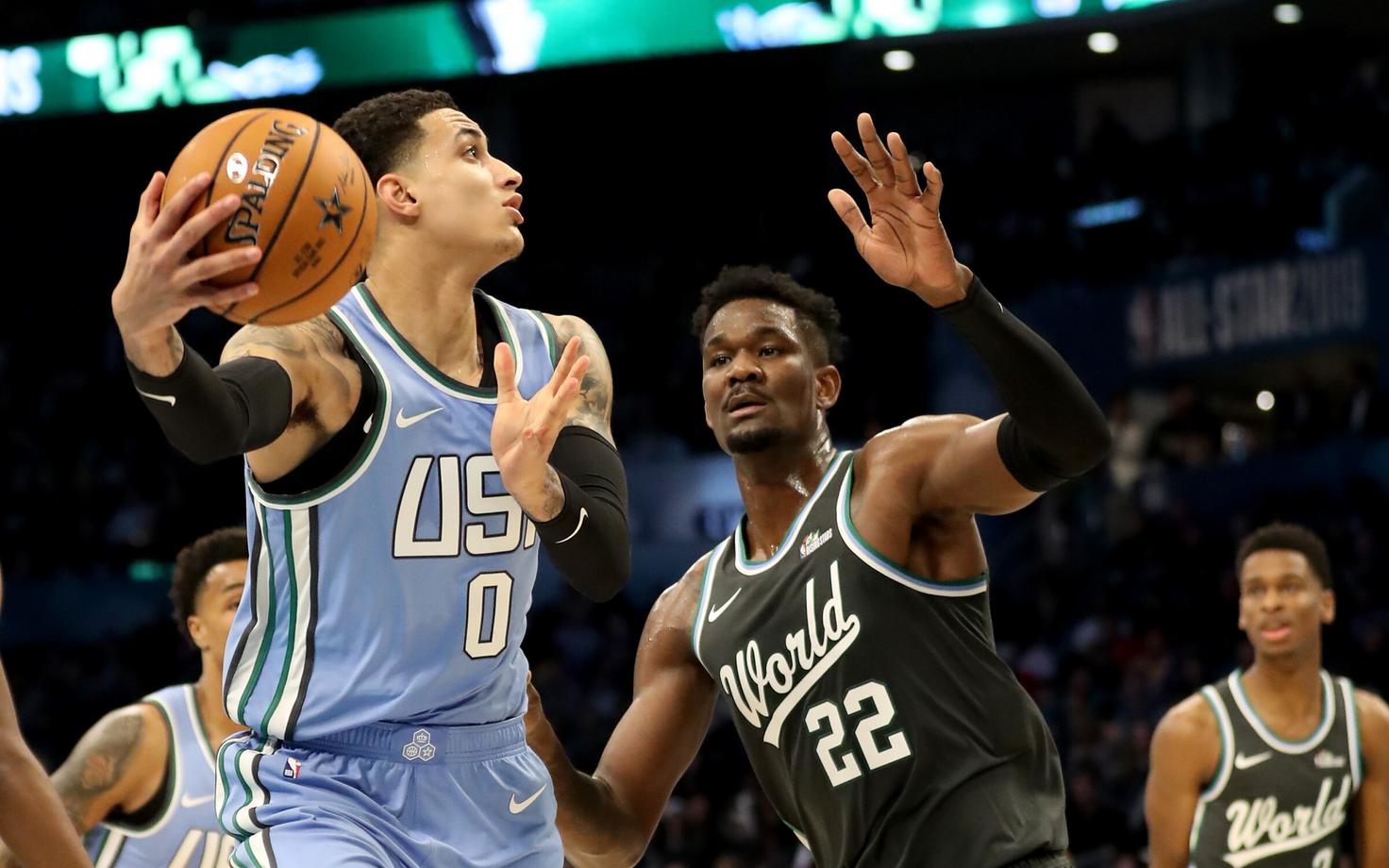 Tõusvate tähtede mängu väärtuslikuima mängija tiitli teenis Kyle Kuzma (vasakul)