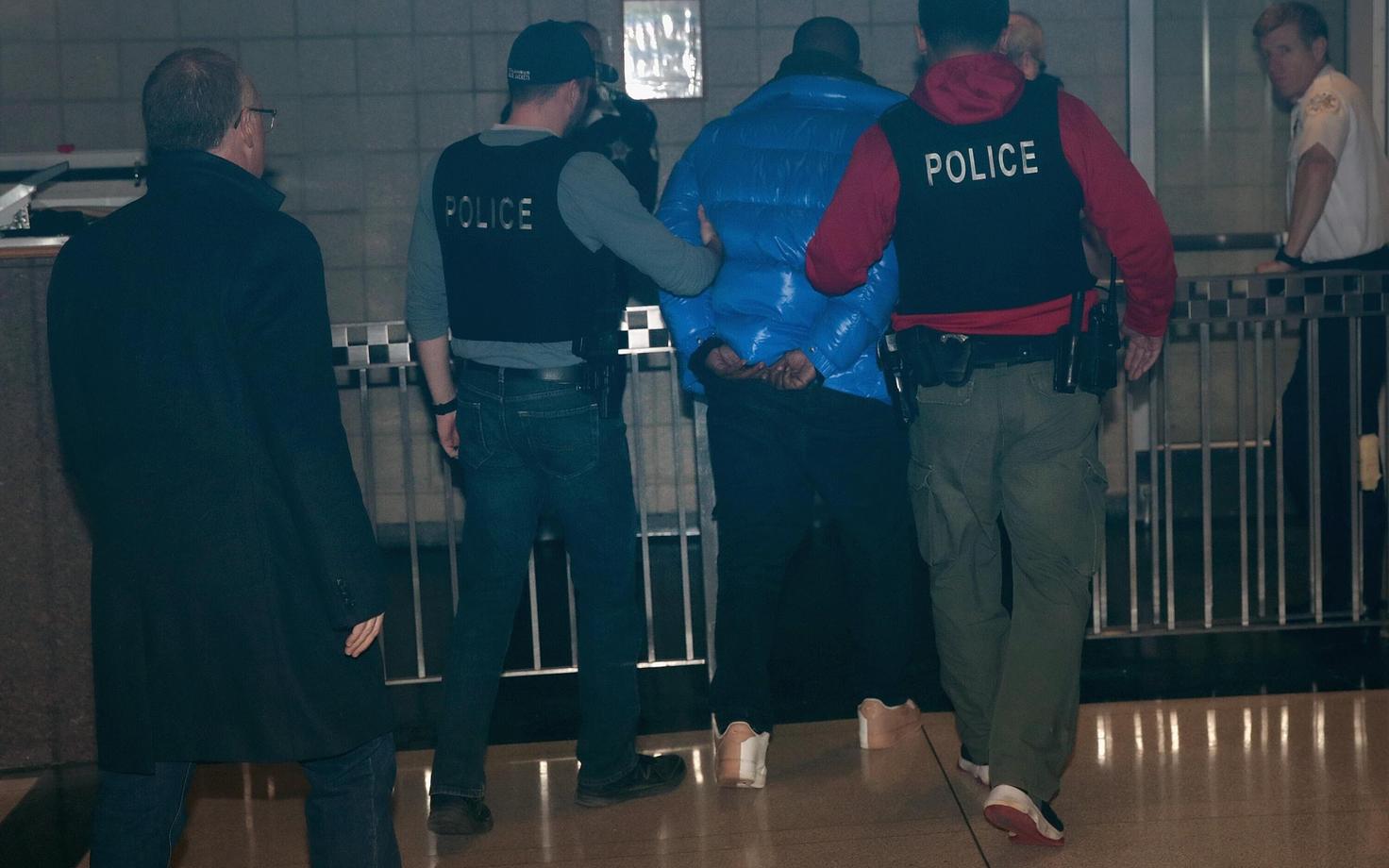 R. Kelly võeti reedel vahi alla.