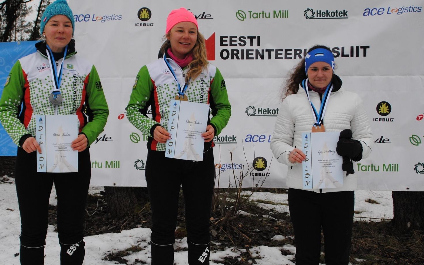 Vasakult: Doris Kudre, Daisy Kudre, Epp Paalberg