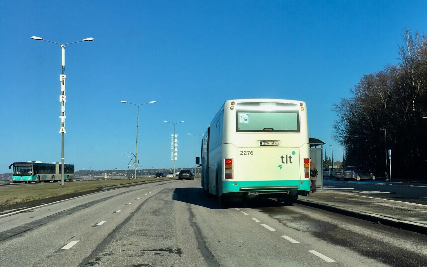 Mälestusvälja bussipeatus Maarjamäel.