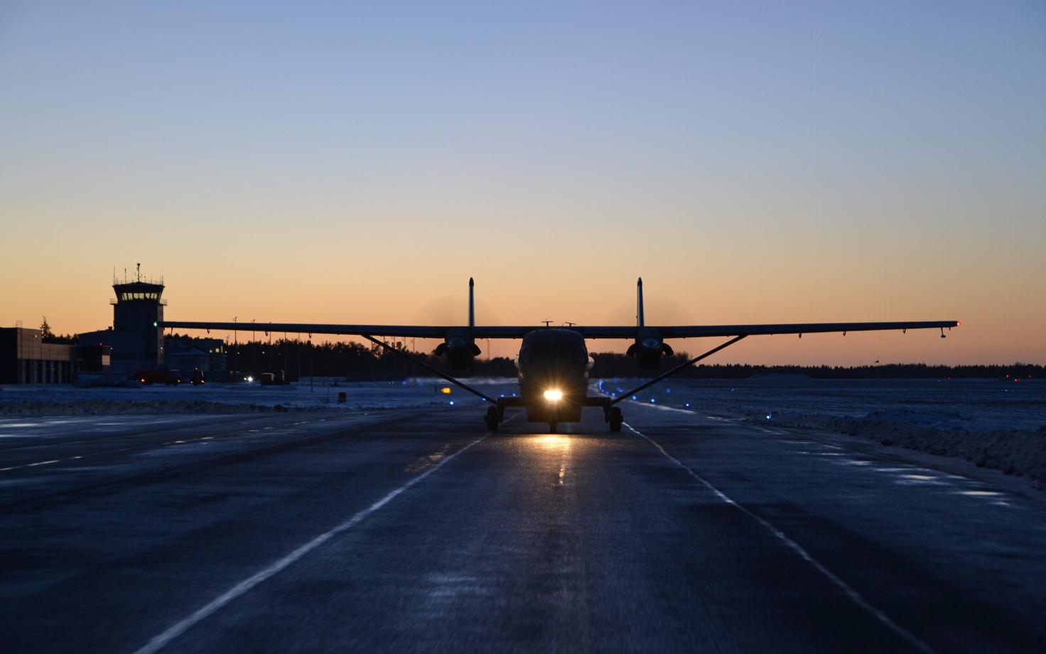 Üks USA kingitud transpordilennuk M-28 on Eestisse jõudnud
