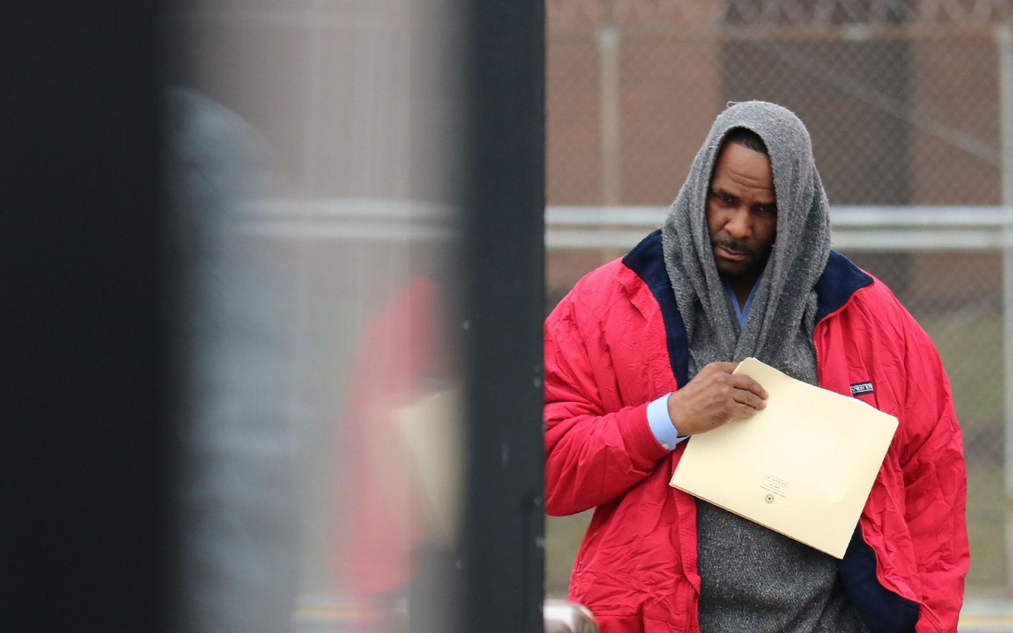 R. Kelly pärast Cook County vanglast vabanemist 9. märtsil 2019.