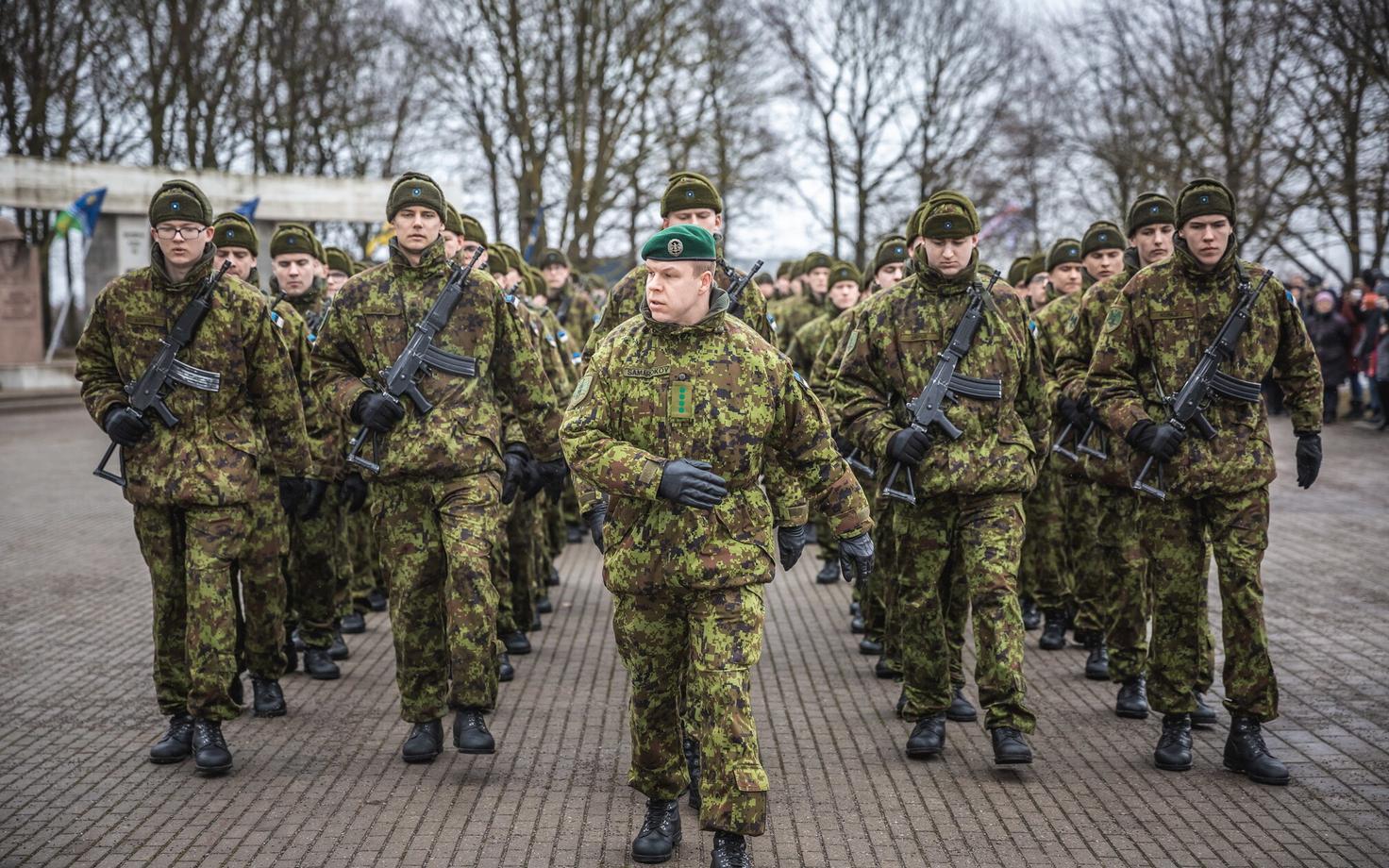 Vahipataljoni sõduri baaskursuse lõpetamine.