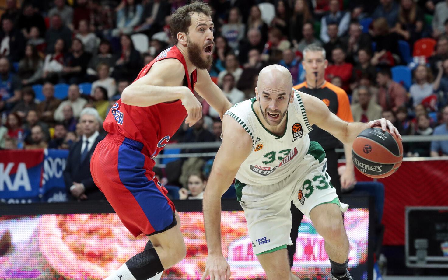 Nick Calathes (paremal) oli Panathinaikose täpse kaugviske autor, mis tõi meeskonnale magusa võidu Moskva CSKA üle