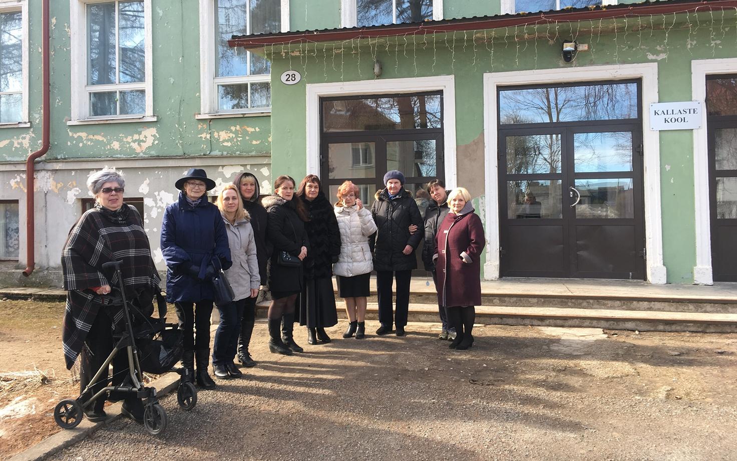 Kallaste põhikooli sälilimise eest võitlevad kohalikud.