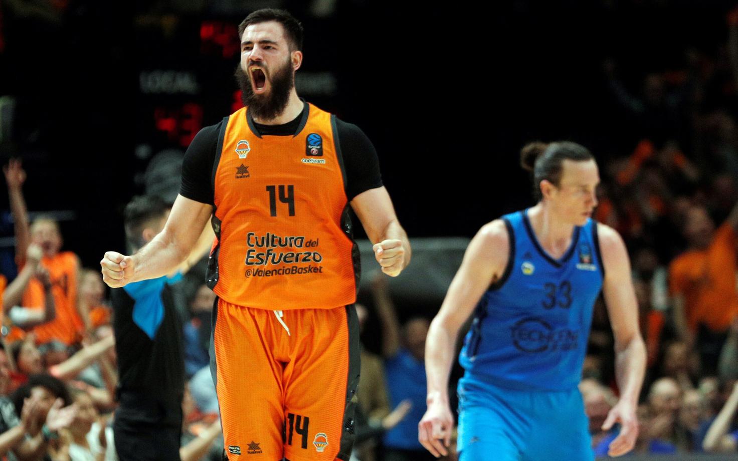 Bojan Dubljevic rõõmustamas Valencia võidu üle