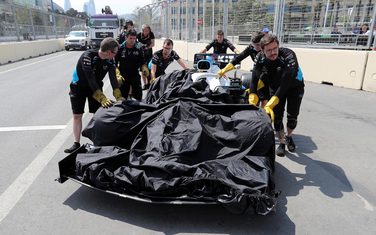Williamsi F1 meeskond George Russelli masinaga