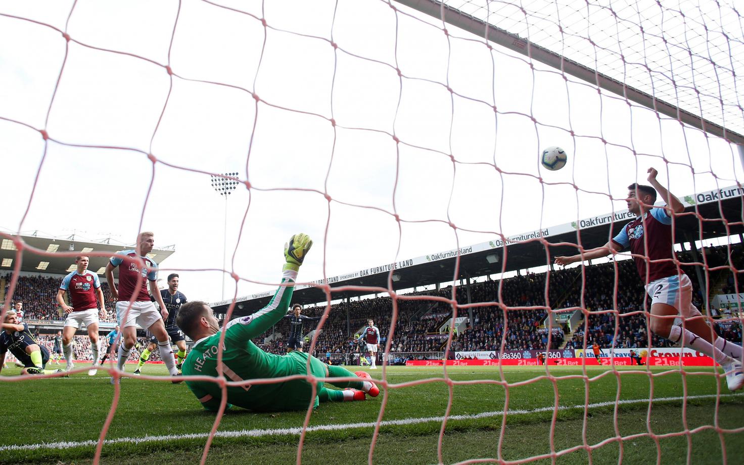 Manchester City napp värav Burnley vastu