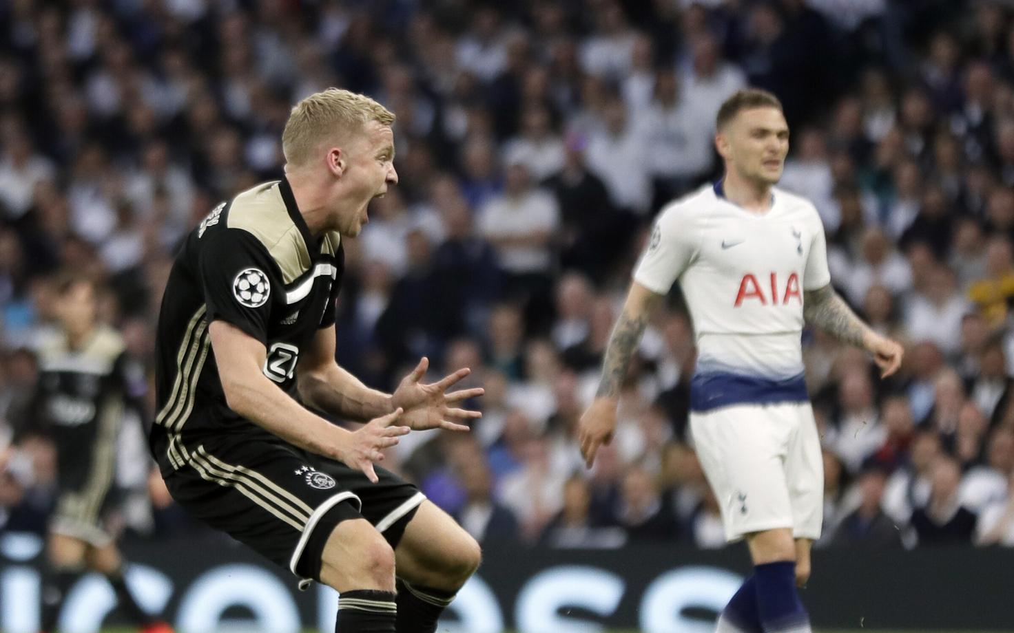 Donny van de Beek (Ajax) avas 15. minutil skoori