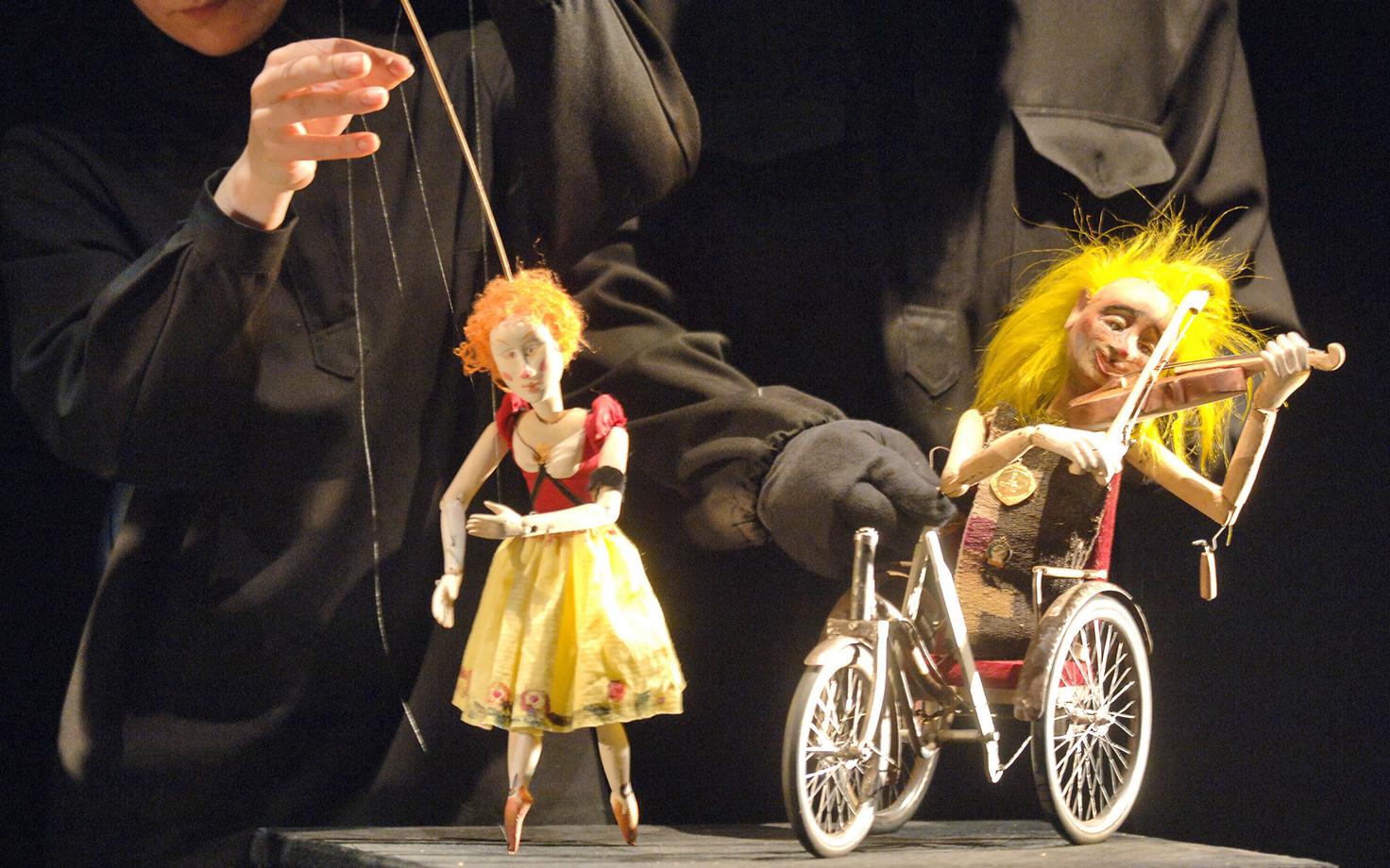Rezo Gabriadze nukulavastuse läbimäng teatri