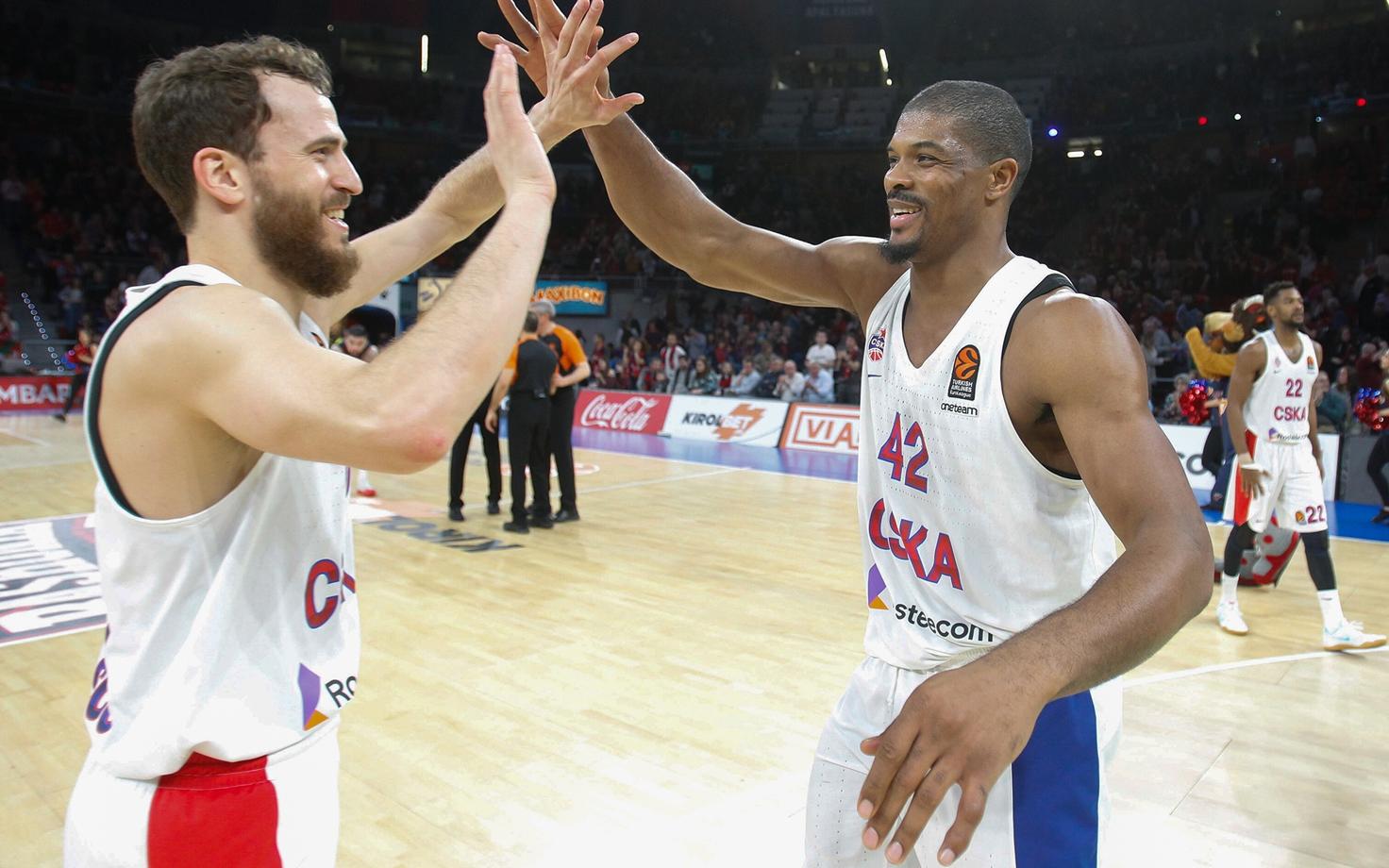 Moskva CSKA mängijad Sergio Rodriguez ja Kyle Hines