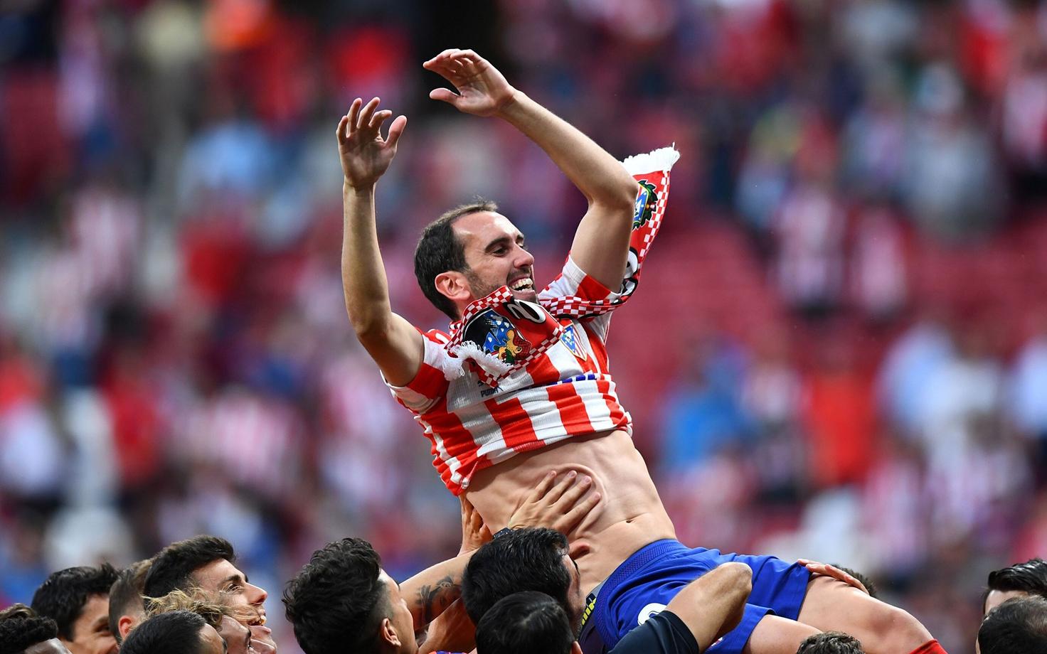 Madridi Atletico jättis viimase kodumängu järel hüvasti klubist lahkuva Diego Godiniga