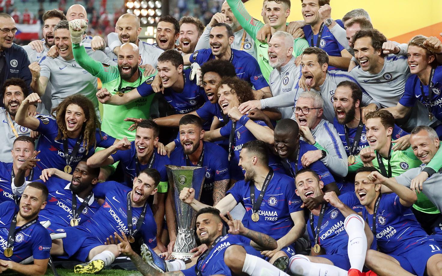 Londoni Chelsea Euroopa liiga trofeega