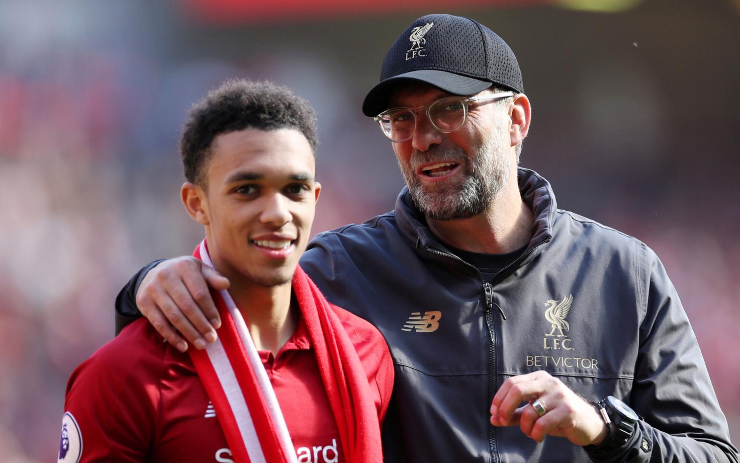 Trent Alexander-Arnold ja Jürgen Klopp