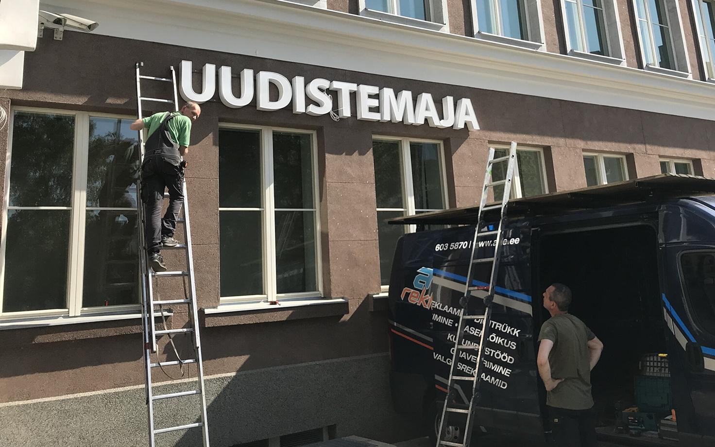Uudistemaja sai sildi.