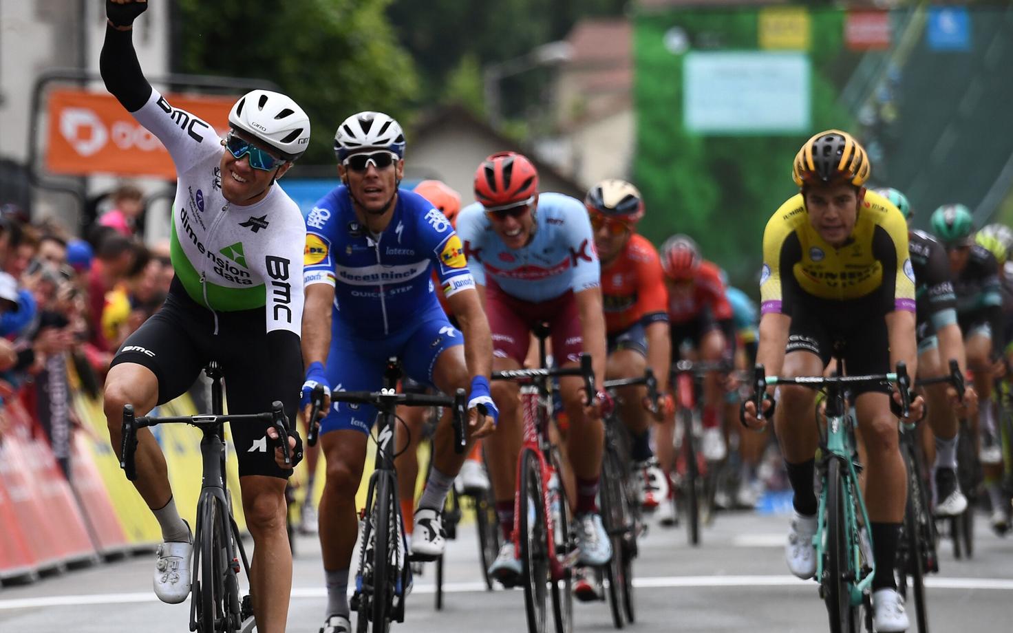 Edvald Boasson Hagen võitmas Dauphine velotuuri avaetappi