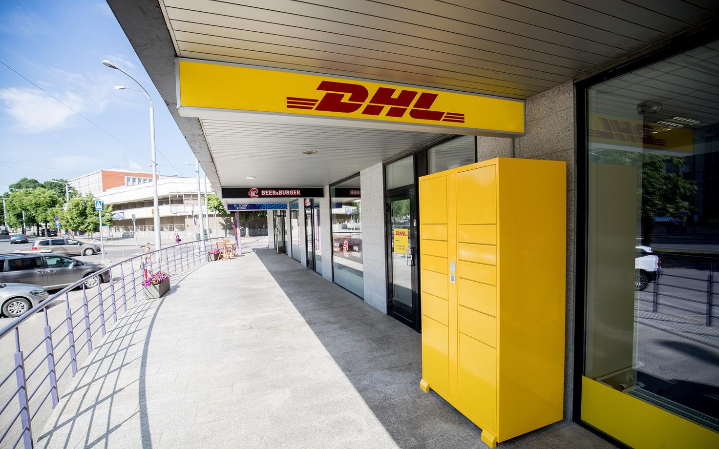 Esimene DHL-i pakiautomaat Rävala puiesteel.